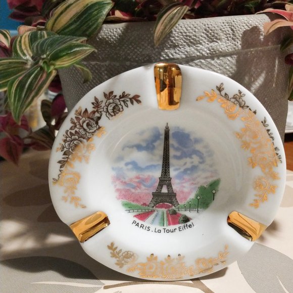 Pre-loved Vintage Limoges 4" gold trim ashtray Eiffel Tower - Picture 5 of 6